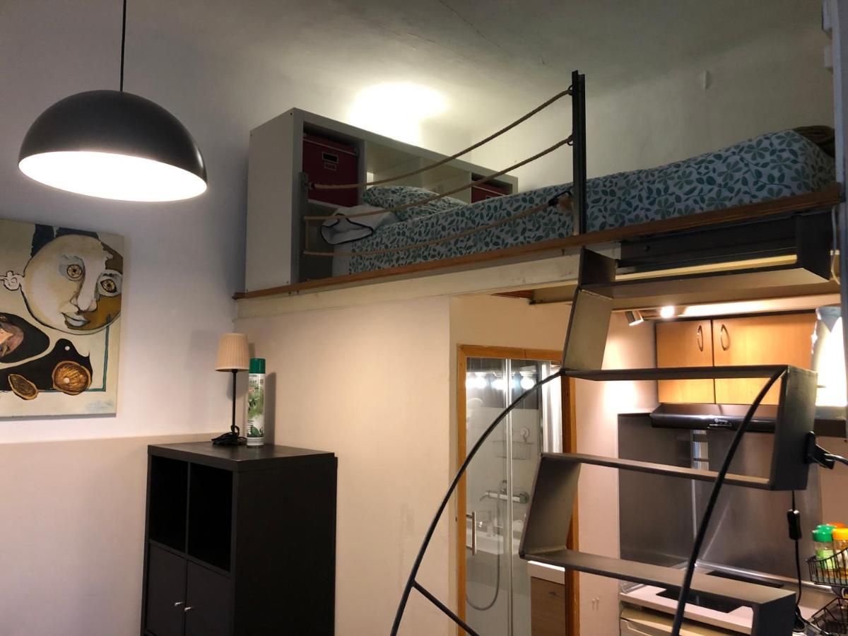 Estudio Finestrelles Barcelona 埃斯普卢加·德·隆布雷格 外观 照片
