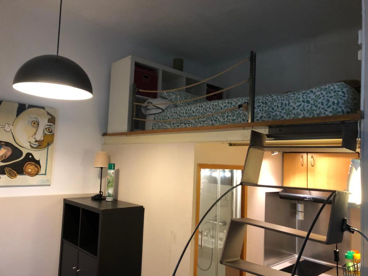 Estudio Finestrelles Barcelona 埃斯普卢加·德·隆布雷格 外观 照片